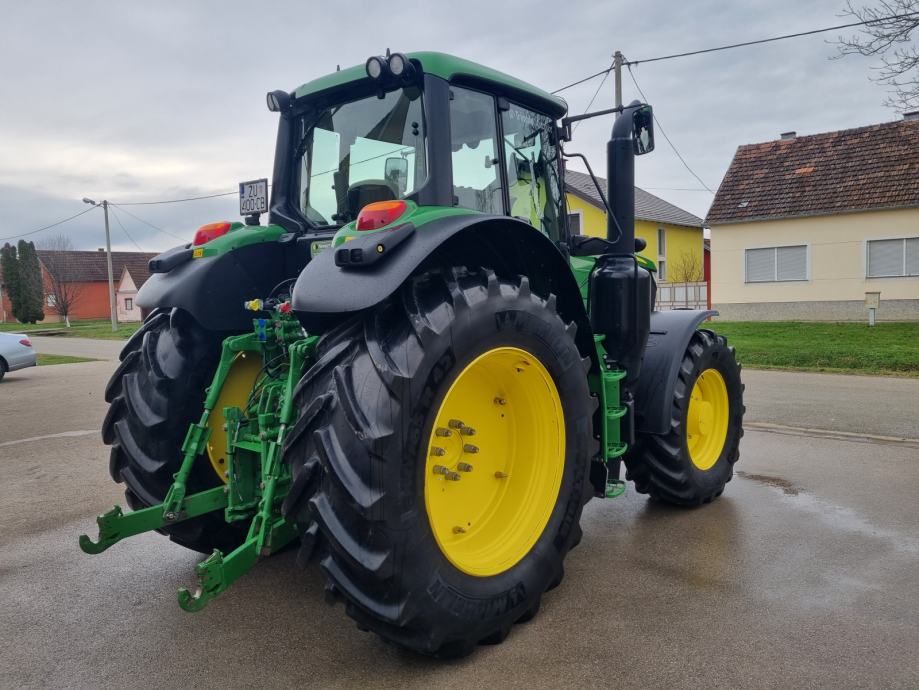 John Deere 6195M