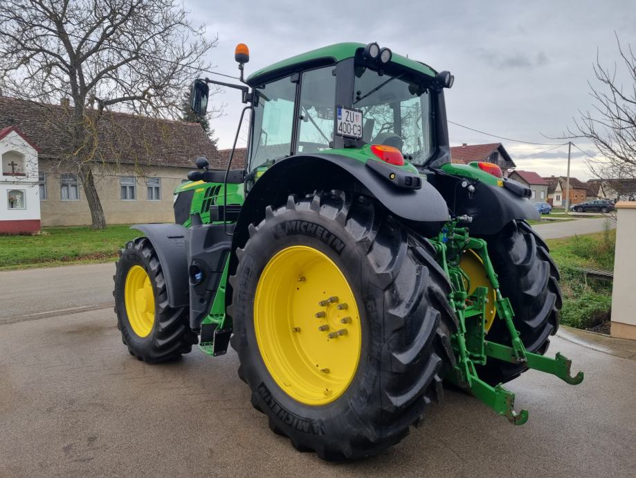 John Deere 6195M