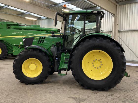 John Deere 6215R