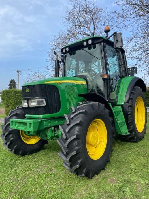 John Deere 6320