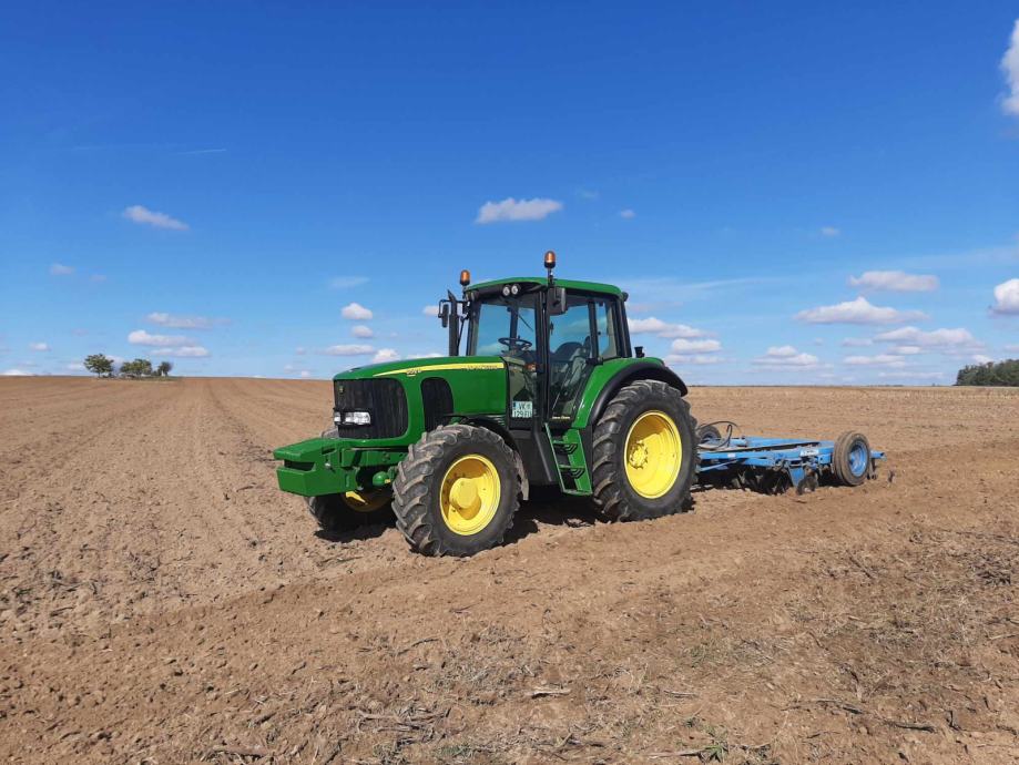 John Deere 6520