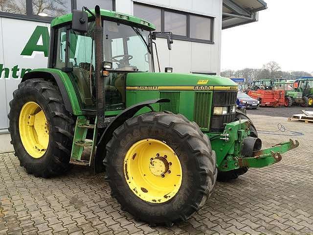 John Deere 6600