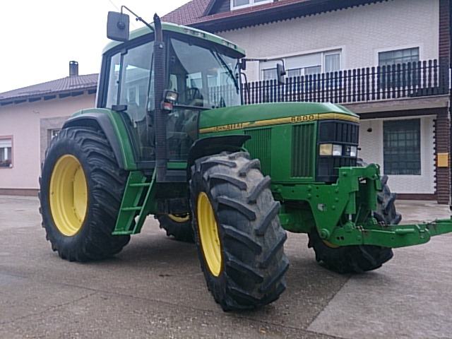 John Deere 6600