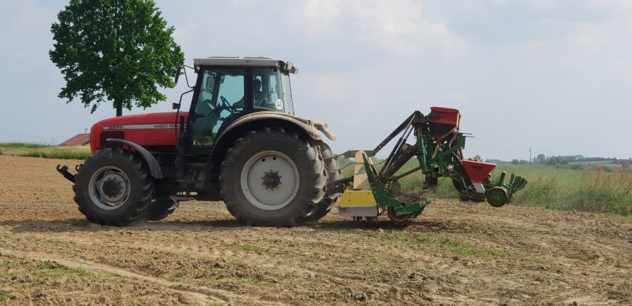 Massey Ferguson 8220