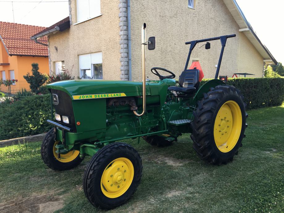 John Deere traktor