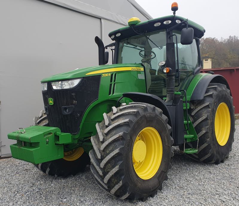 John Deere 7230R