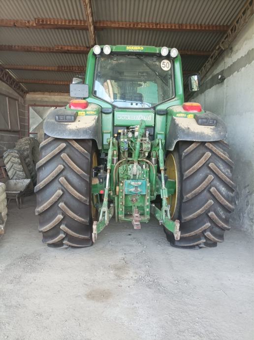 John Deere 7530