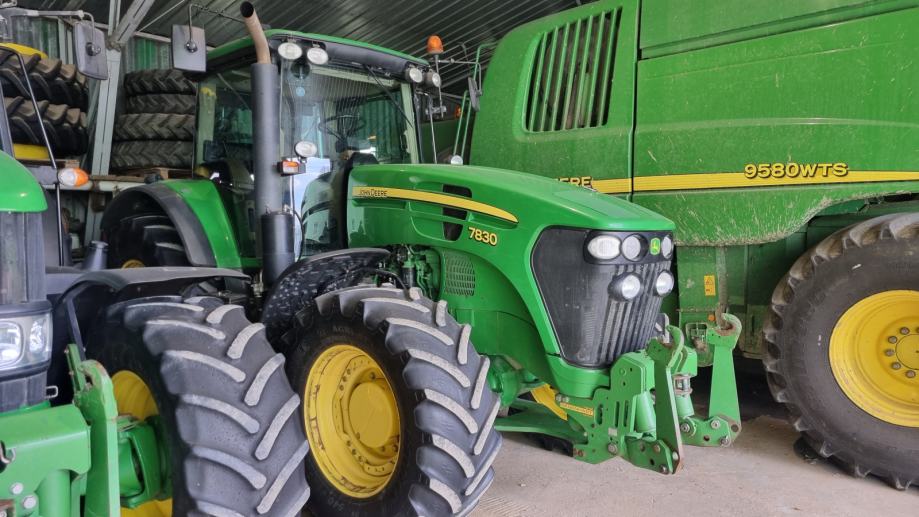 John deere 7830