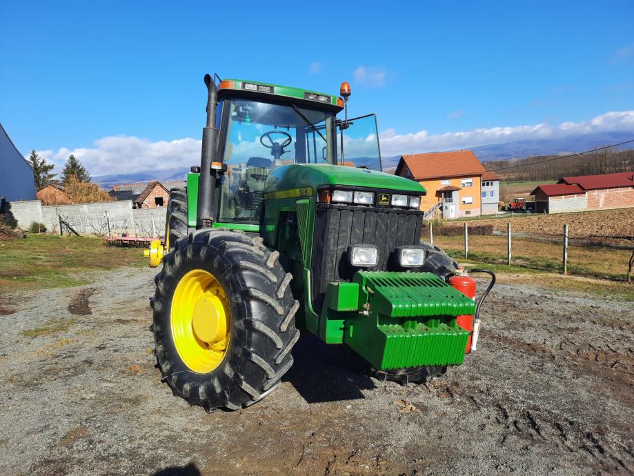 John Deere 8100