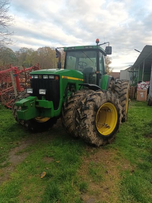 John deere 8200