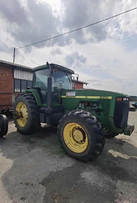 John deere 8300