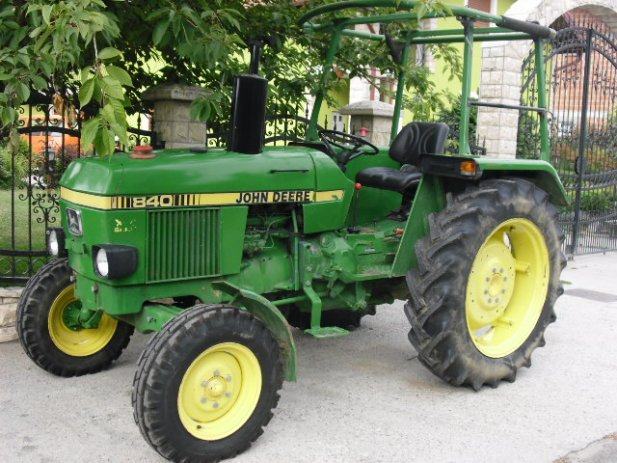 John Deere 840