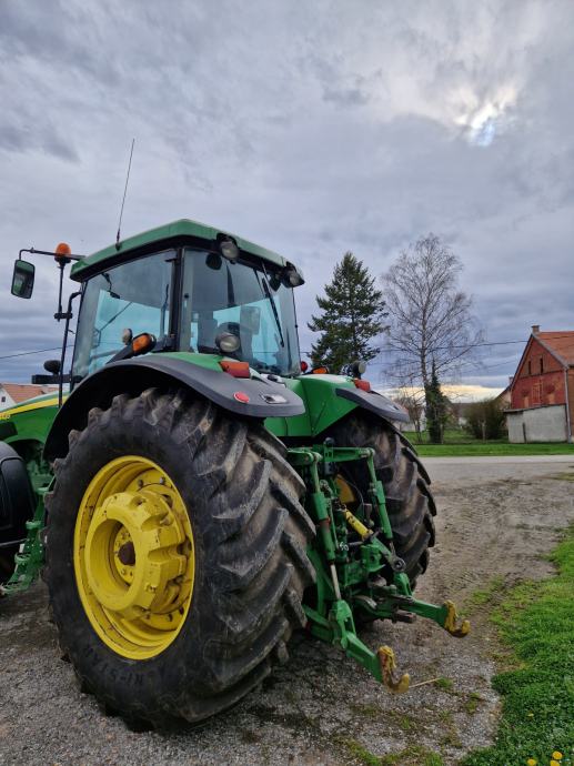 John Deere 8420