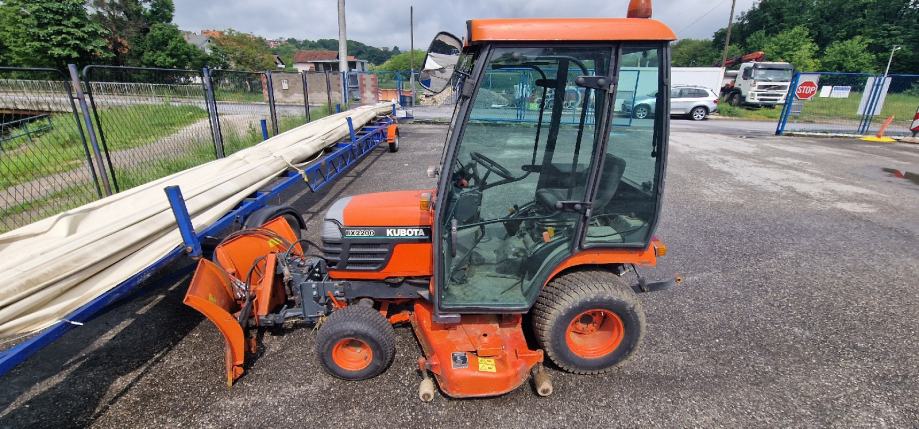 Kubota bx2200