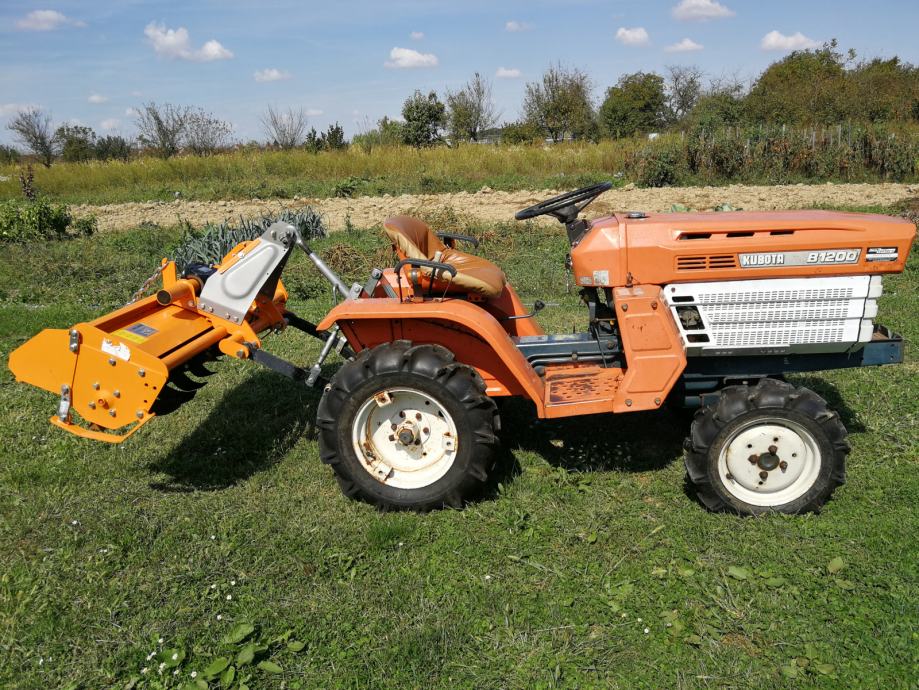 Mali Traktor Kubota B1200