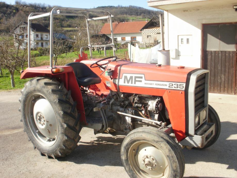 Massey Ferguson 235