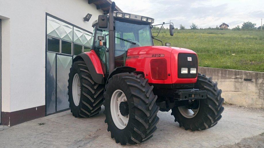 Massey Ferguson 8210