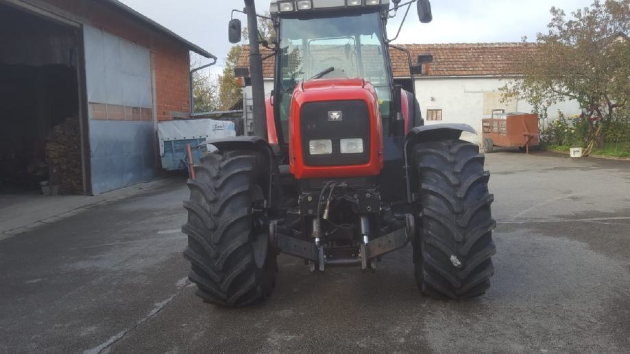 Prodajem Massey Ferguson 8220