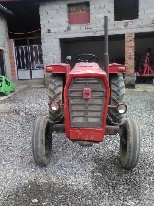 prodajem traktor imt 540