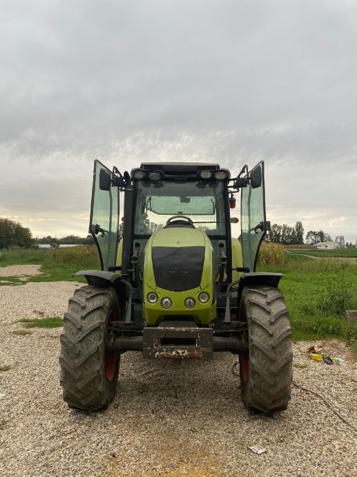 Traktor claas axos 320