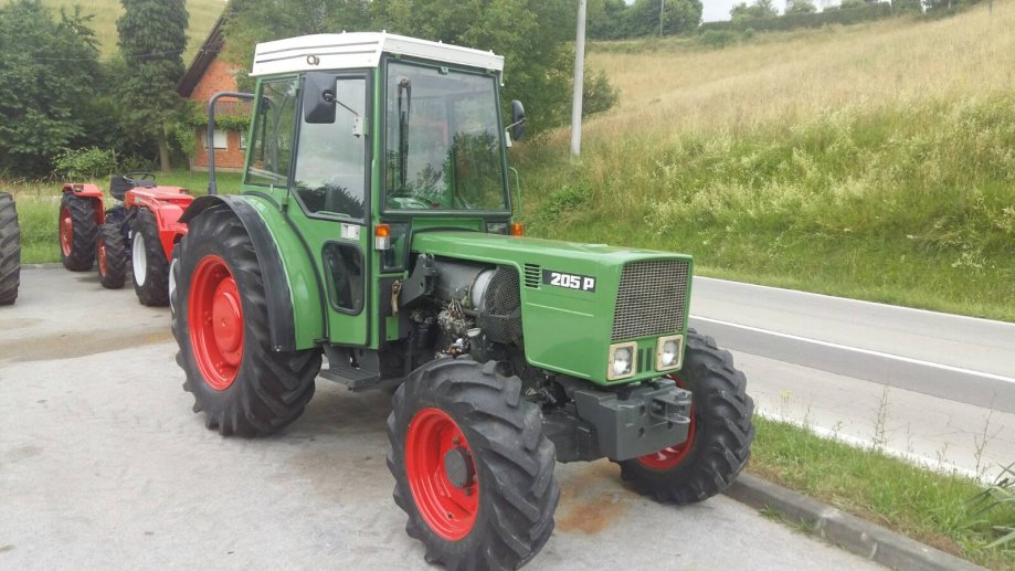 Traktor Fendt 205 P