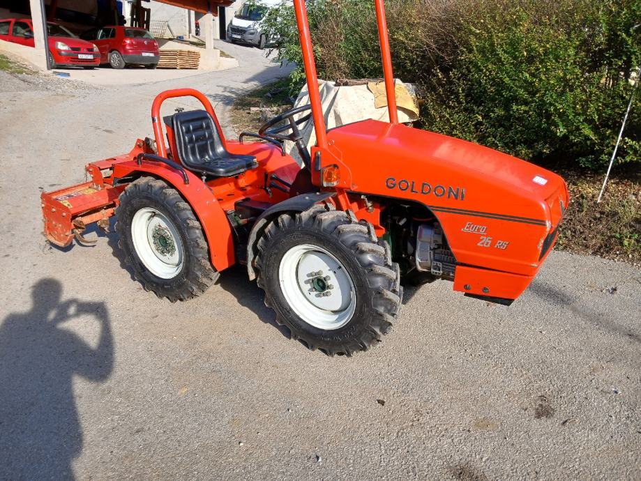 Traktor Goldoni 26 RS