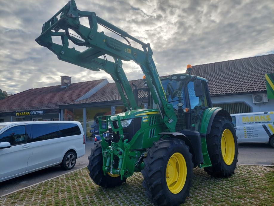 TRAKTOR JOHN DEERE 6130M