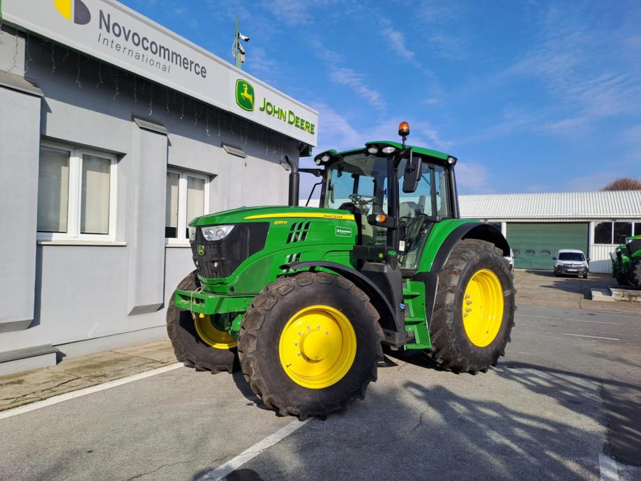 Traktor John Deere M Akcija