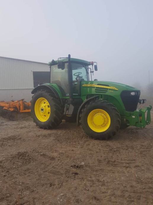 Traktor John deere 7820