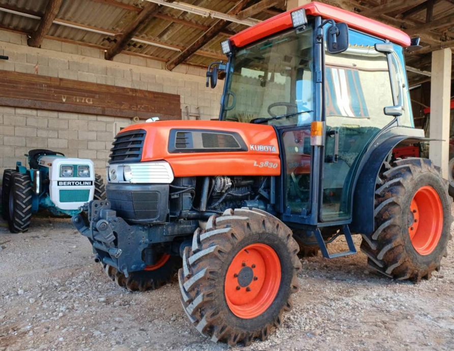 Traktor KUBOTA L3830