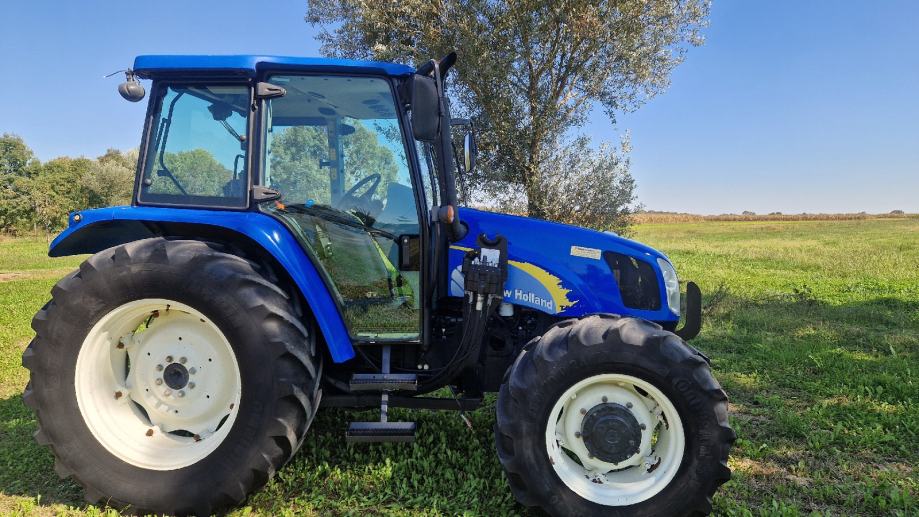 Traktor New Holland T 5050