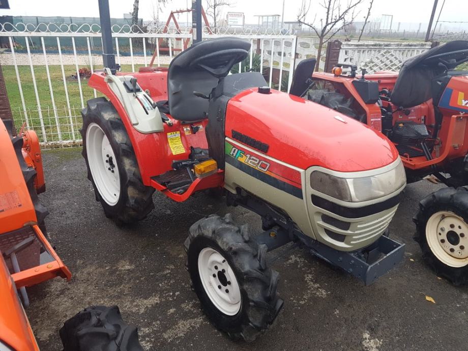 TRAKTOR YANMAR