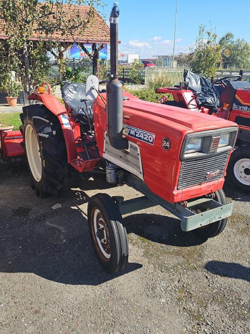 TRAKTOR YANMAR YM2420