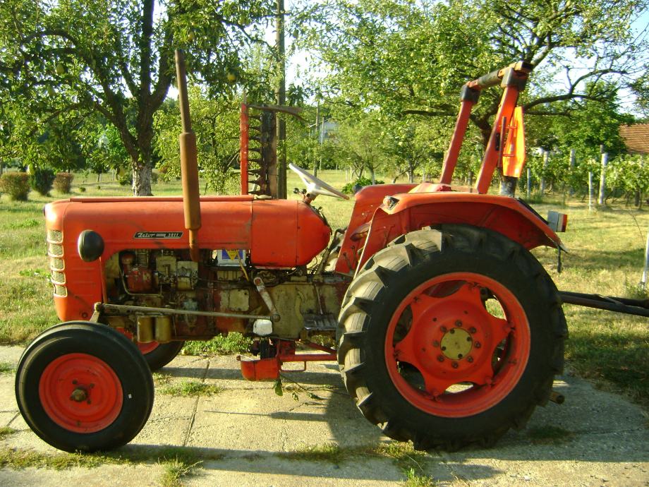 Traktor Zetor 3011