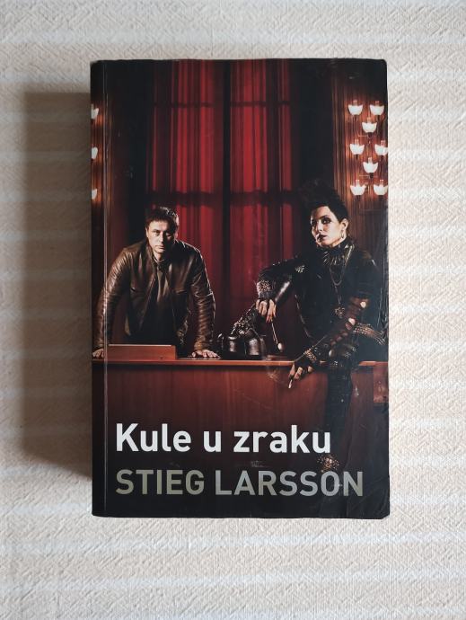 S.LARSSON KULE U ZRAKU