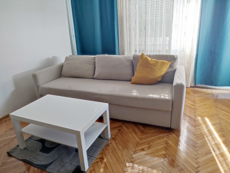 IKEA sofa na razvlačenje