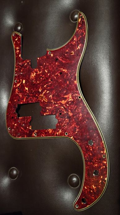 Fender Precision Bass pickguard tortoise