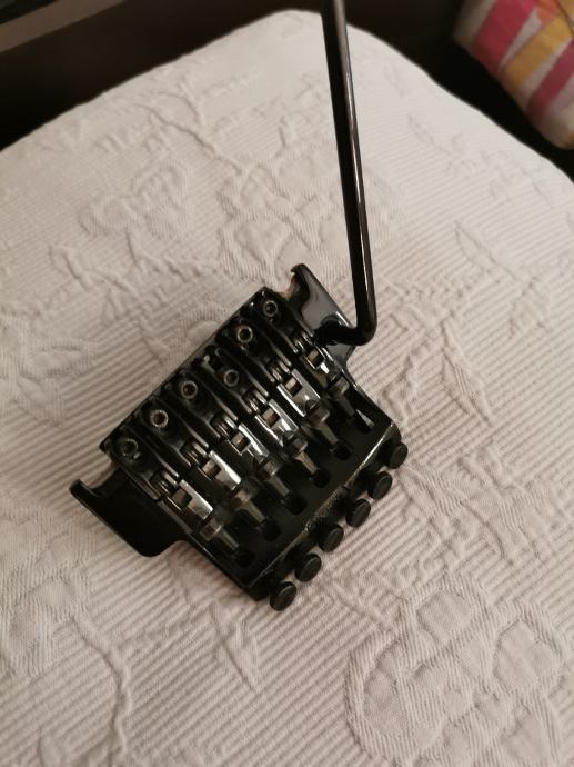 Ibanez Edge III tremolo