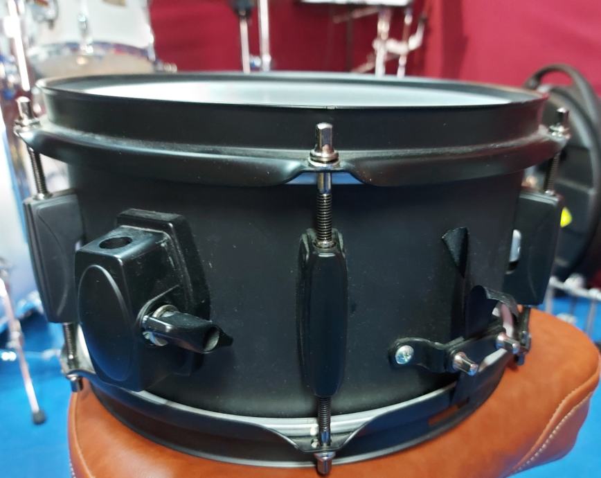 Tama metalworks black steel snare 10/5.5