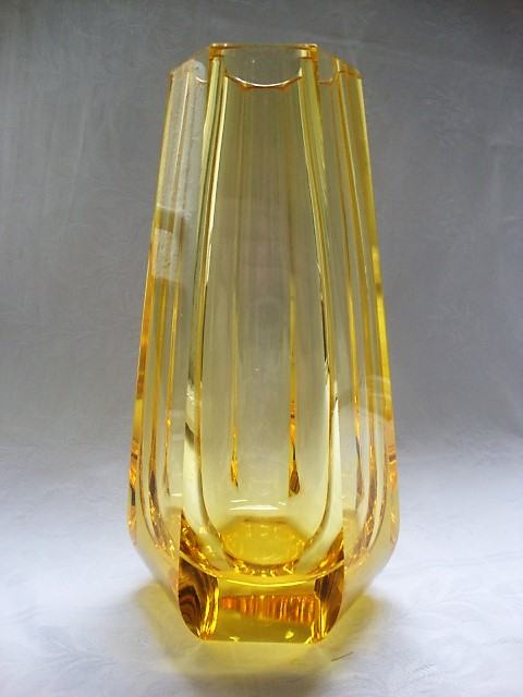 KRISTALNA VAZA BOHEMIA - YELLOW CUT GLASS VASE RARE 1960