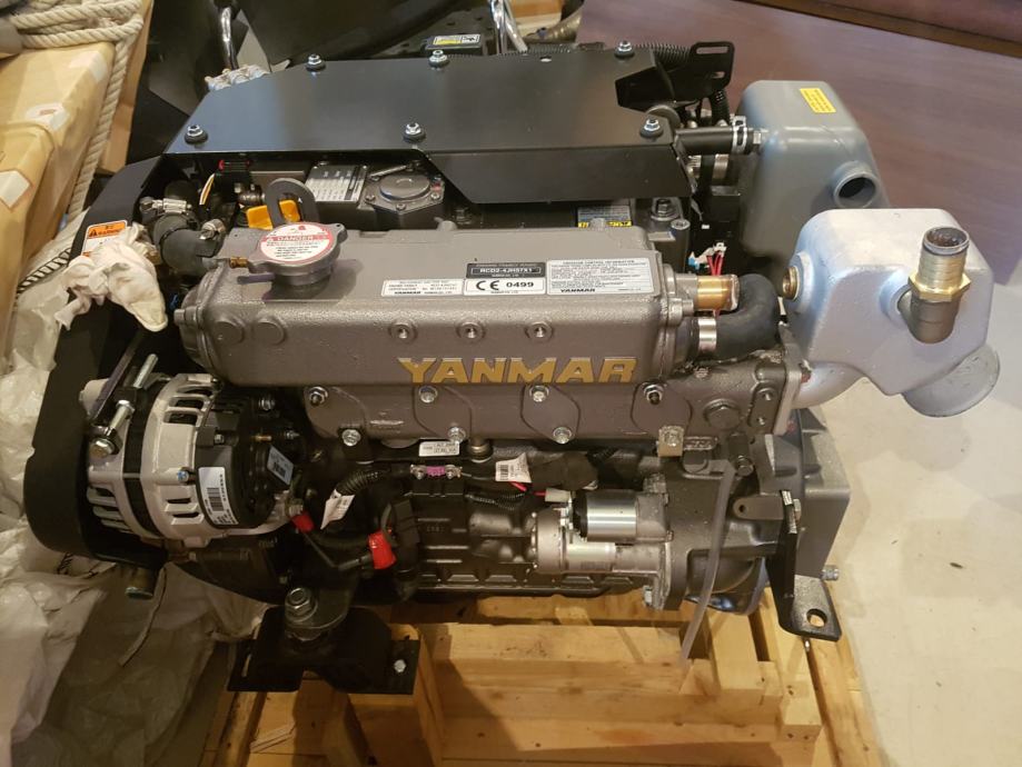 Yanmar 4JH57 sa pripadajućom kopčom i sail driveom