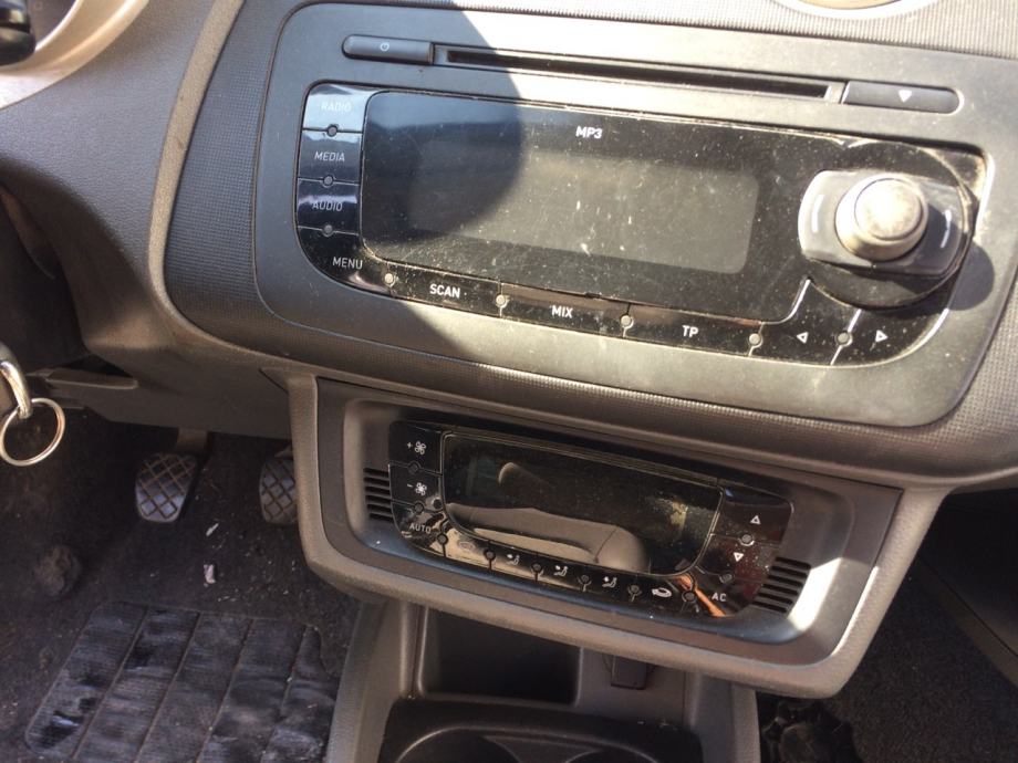 Seat radio