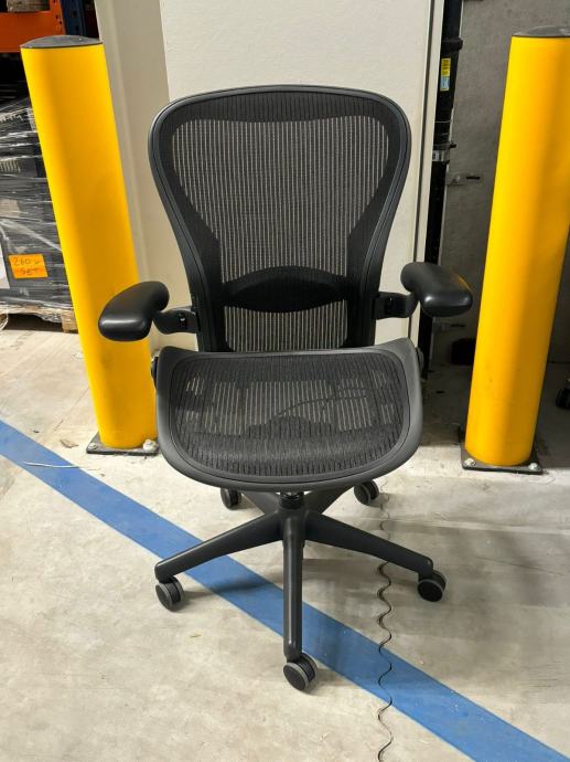 Refurbished Herman Miller Aeron C - Uredska stolica