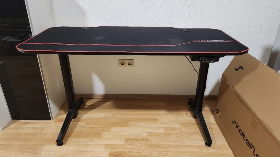 Bytezone Elite gaming table