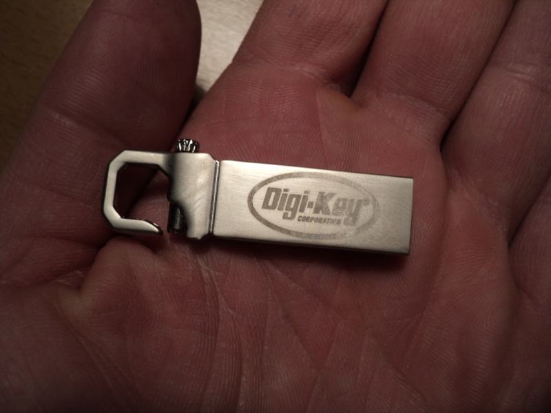 USB stick 16GB  prijenosna memorija - elegantni privjesak za ključ