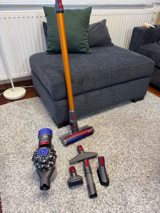 Dyson V8 usisavač