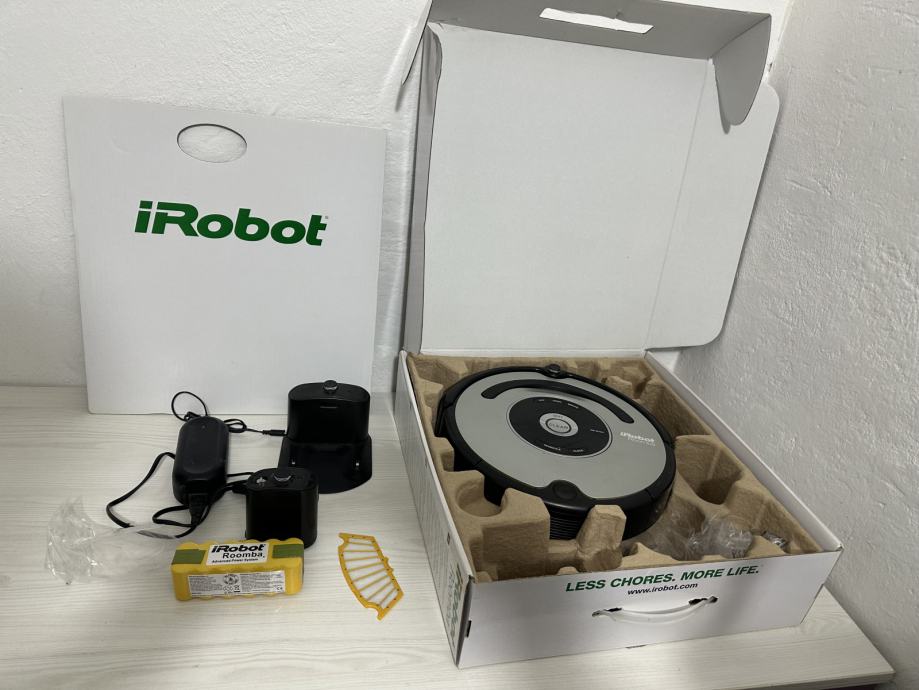 Robot usisivac iRobot Roomba,kutija,puno opreme