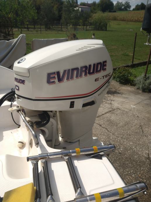 EVINRUDE E-TEC 60