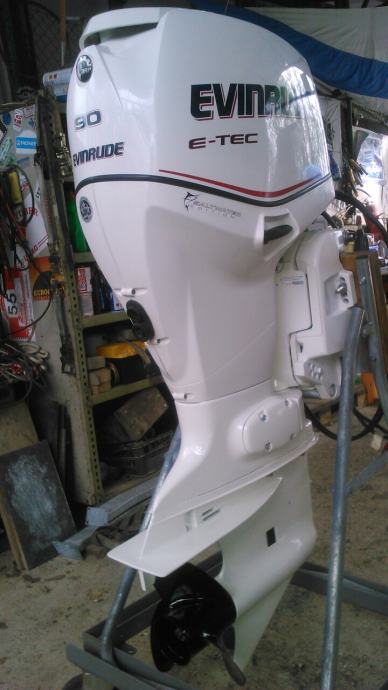 EVINRUDE E-TEC 90