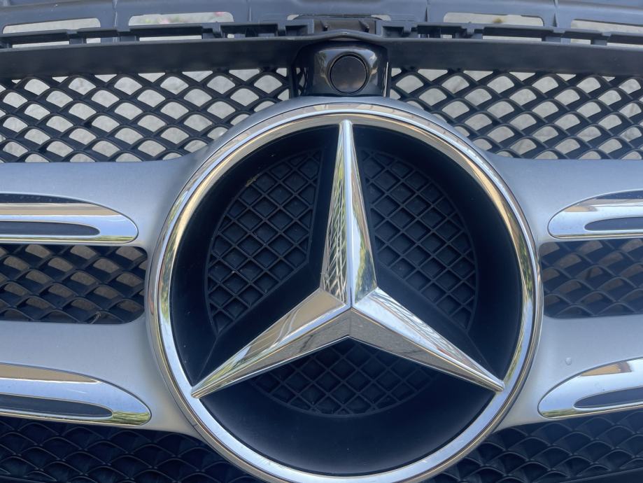 Maska Grill Mercedes E Klassa W Avantgarde